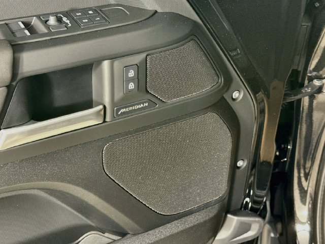 New 2026 Land Rover Defender 110 S AWD/4WD image 21