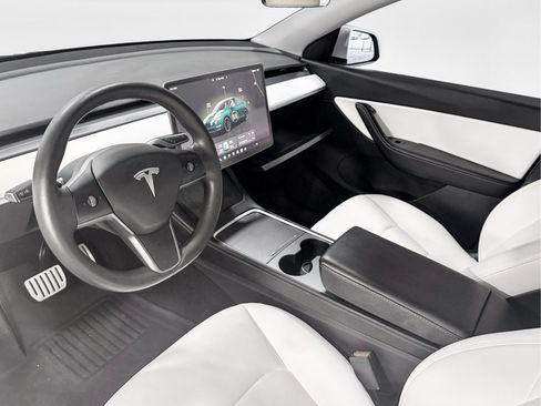 Used 2022 Tesla Model Y Performance AWD/4WD image 16