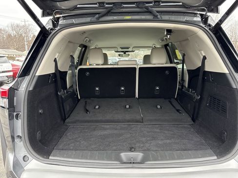 Used 2024 Nissan Pathfinder SL image 23