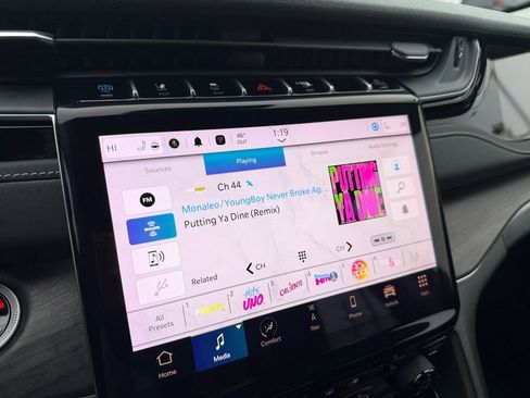 Used 2023 Jeep Grand Cherokee 4WD 4xe w/ Luxury Tech Group II image 19