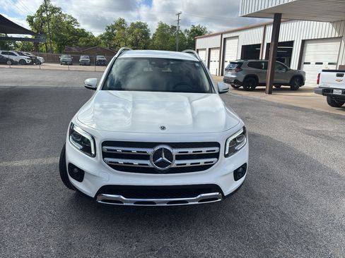Used 2022 Mercedes-Benz GLB 250 4MATIC image 2