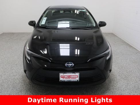 Used 2024 Toyota Corolla LE image 3
