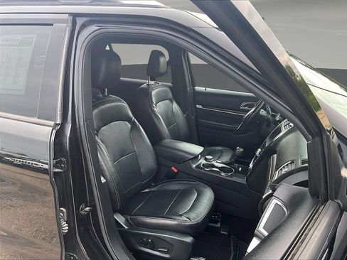 Used 2019 Ford Explorer Limited w/ Class III Trailer Tow Package AWD/4WD image 33