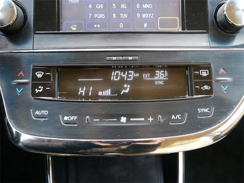 Used 2013 Toyota Avalon XLE image 16