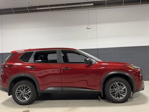 Used 2025 Nissan Rogue S AWD/4WD image 6
