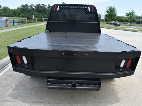 Used 2015 Ford F550 4x4 Crew Cab Super Duty w/ Lariat Interior Package image 6