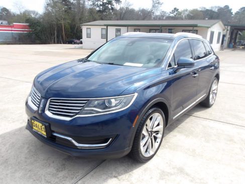 Used 2017 Lincoln MKX Reserve w/ Lincoln MKX Climate Package image 2
