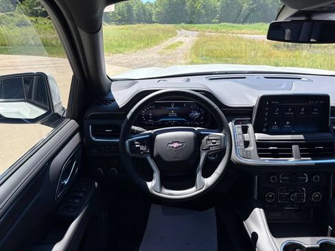 Used 2023 Chevrolet Tahoe Z71 w/ Z71 Off-Road Package AWD/4WD image 59