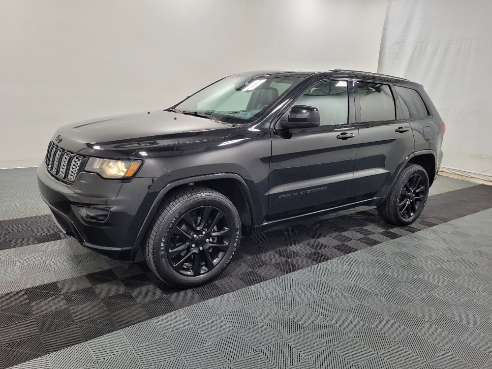 Used 2019 Jeep Grand Cherokee Altitude AWD/4WD image 2