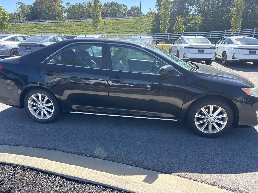 Used 2014 Toyota Camry XLE w/ Leather Package FWD image 3