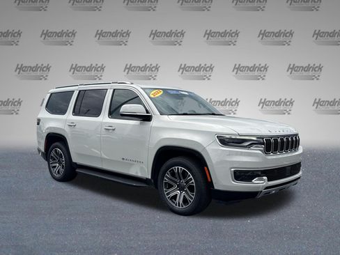 Used 2022 Jeep Wagoneer Series III AWD/4WD image 2