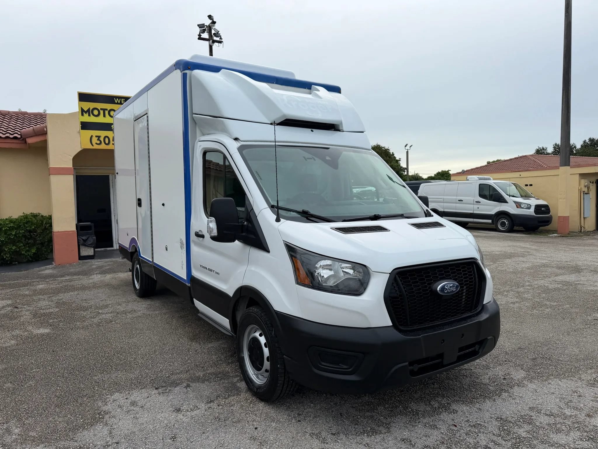 Used 2022 Ford Transit 350 w/ Upfitter Package RWD image 7