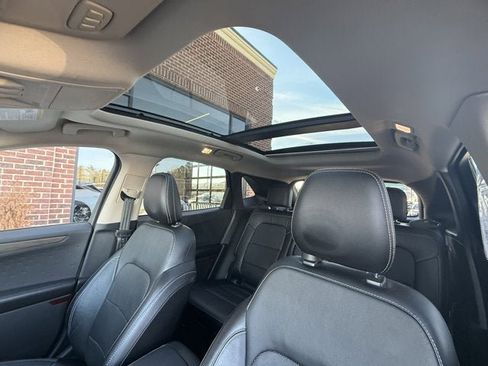 Used 2020 Ford Escape Titanium w/ Titanium Premium Package 2.0 image 18