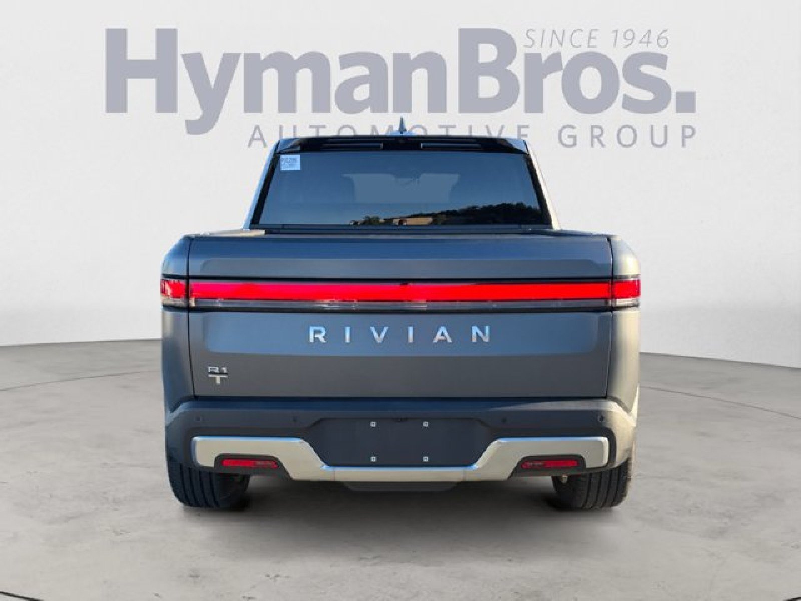 Used 2023 Rivian R1T Adventure Dual AWD/4WD image 4