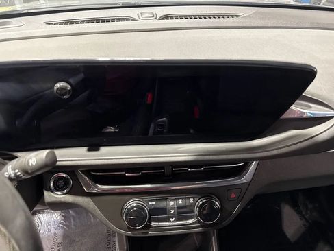 Used 2025 Buick Envista Preferred FWD image 26