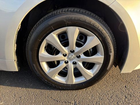 Used 2025 Toyota Corolla LE image 29