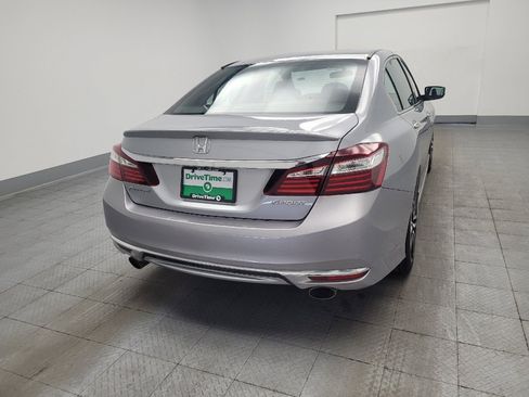 Used 2017 Honda Accord Sport image 7