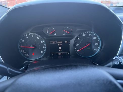 Used 2018 Chevrolet Equinox LT image 12