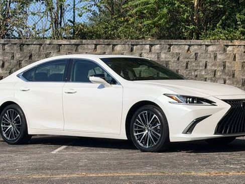 Certified 2023 Lexus ES 350 w/ Premium Package FWD image 3