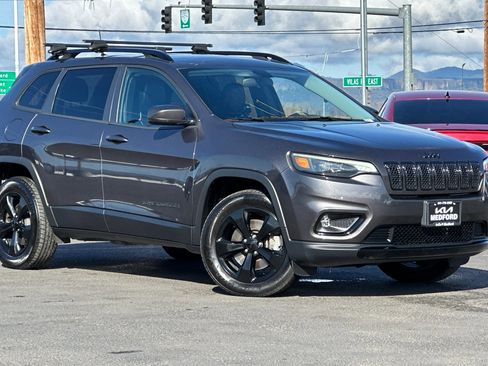 Used 2020 Jeep Cherokee Latitude Plus image 2
