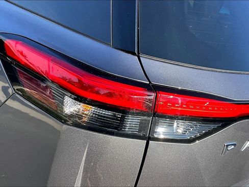 Used 2025 Nissan Pathfinder SV image 28