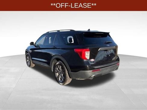 Used 2022 Ford Explorer XLT w/ Equipment Group 202A image 5