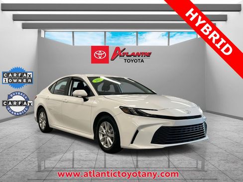 Used 2025 Toyota Camry LE image 1