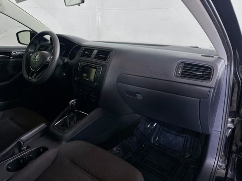 Used 2016 Volkswagen Jetta S image 25
