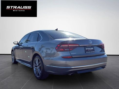 Used 2017 Volkswagen Passat 1.8T R-Line w/ R-Line Lighting Package FWD image 7