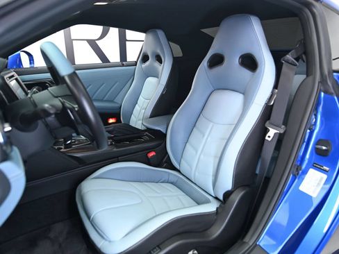 Used 2024 Nissan GT-R w/ Floor Mat Package AWD/4WD image 3
