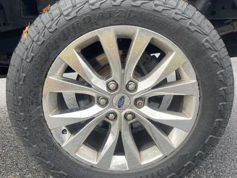 Used 2015 Ford F150 Lariat w/ Equipment Group 502A Luxury image 7