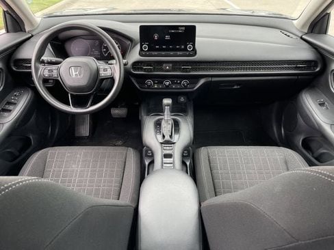 Used 2023 Honda HR-V LX image 9