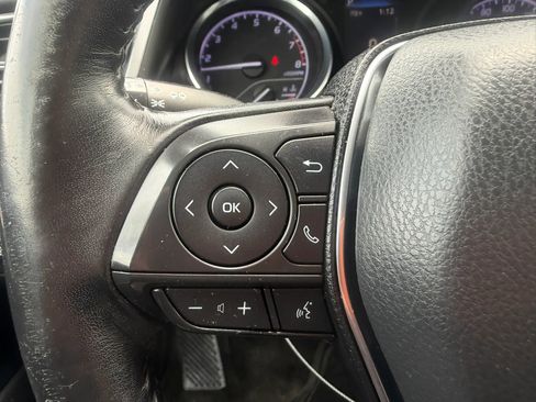 Used 2019 Toyota Camry SE FWD image 13