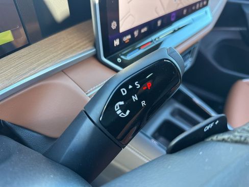 New 2026 Volkswagen Tiguan SEL R-Line image 25