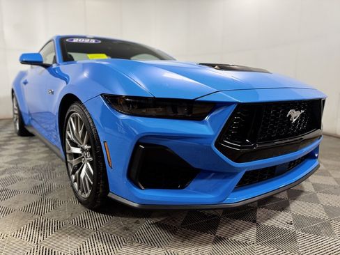 Used 2025 Ford Mustang GT Premium image 11