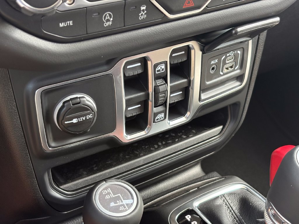 New 2026 Jeep Wrangler Unlimited Sahara AWD/4WD image 27