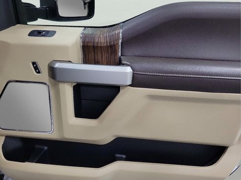 Used 2019 Ford F150 Lariat w/ Equipment Group 502A Luxury image 17