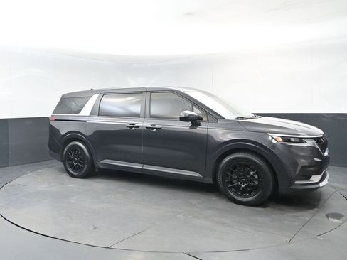 Certified 2024 Kia Carnival LX image 7