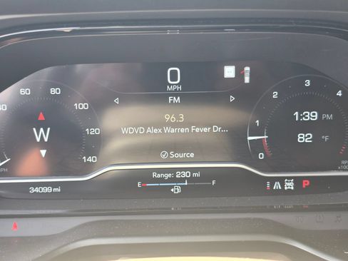 Used 2022 GMC Yukon Denali w/ Advanced Technology Package AWD/4WD image 14