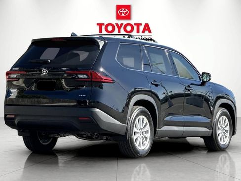 New 2026 Toyota Grand Highlander XLE FWD image 3