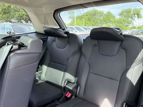 Certified 2025 Volvo XC90 T8 Plus w/ Protection Package Premier AWD/4WD image 9