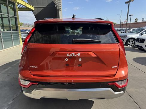 Used 2023 Kia Niro EX Touring image 13