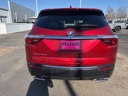 Used 2024 Buick Enclave Premium image 4