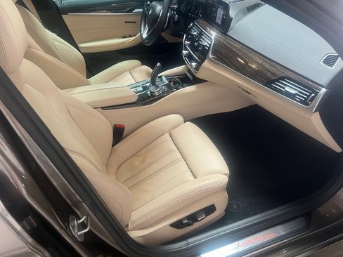 Used 2019 BMW 530i w/ Luxury Package image 20