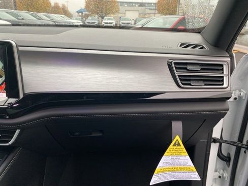 New 2026 Volkswagen Atlas Cross Sport SE image 44