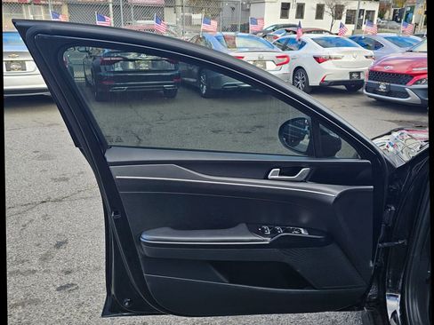 Used 2022 Kia K5 LXS image 11