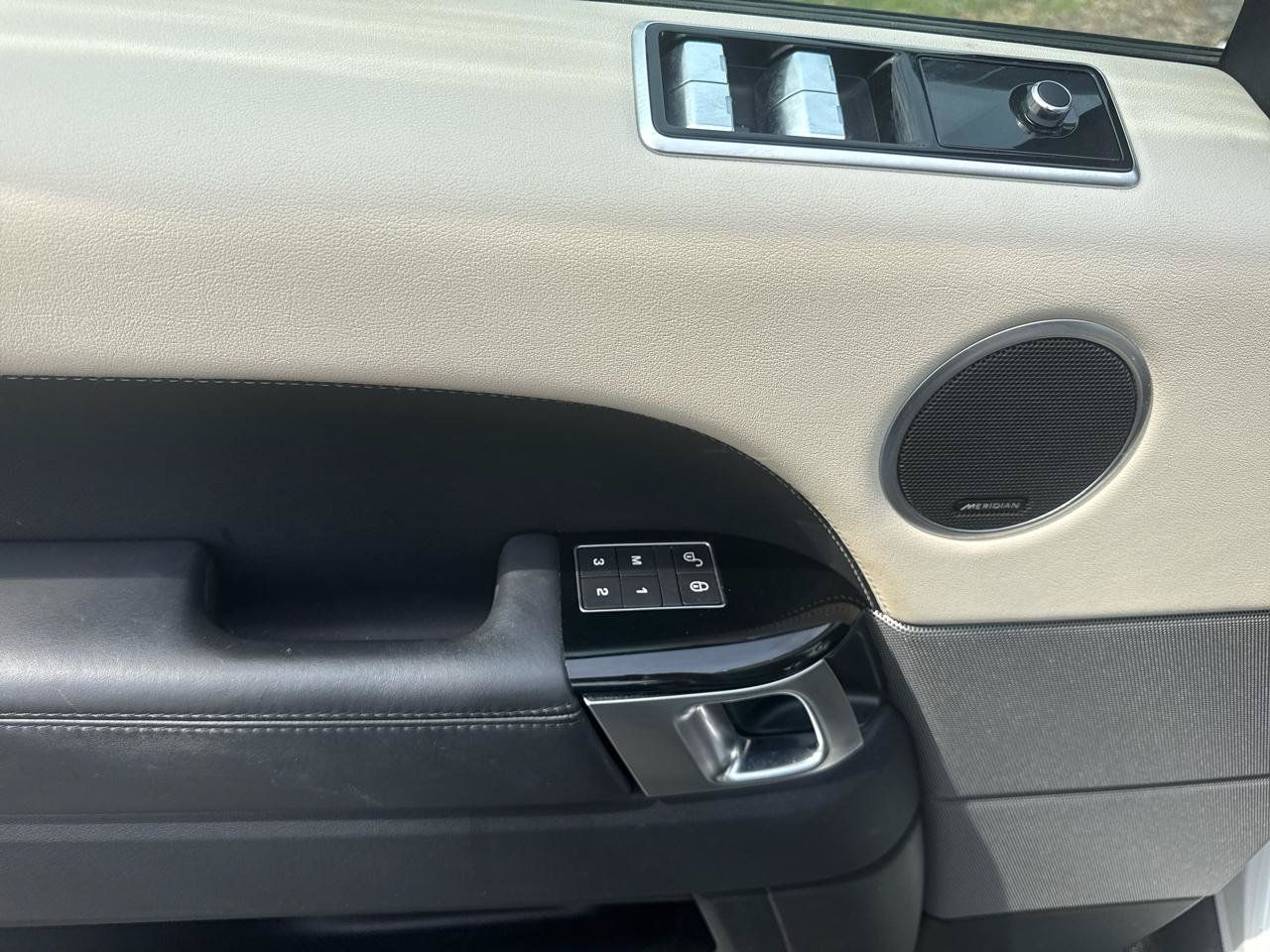 Used 2018 Land Rover Range Rover Sport HSE AWD/4WD image 13