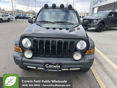 Used 2005 Jeep Liberty Renegade image 2