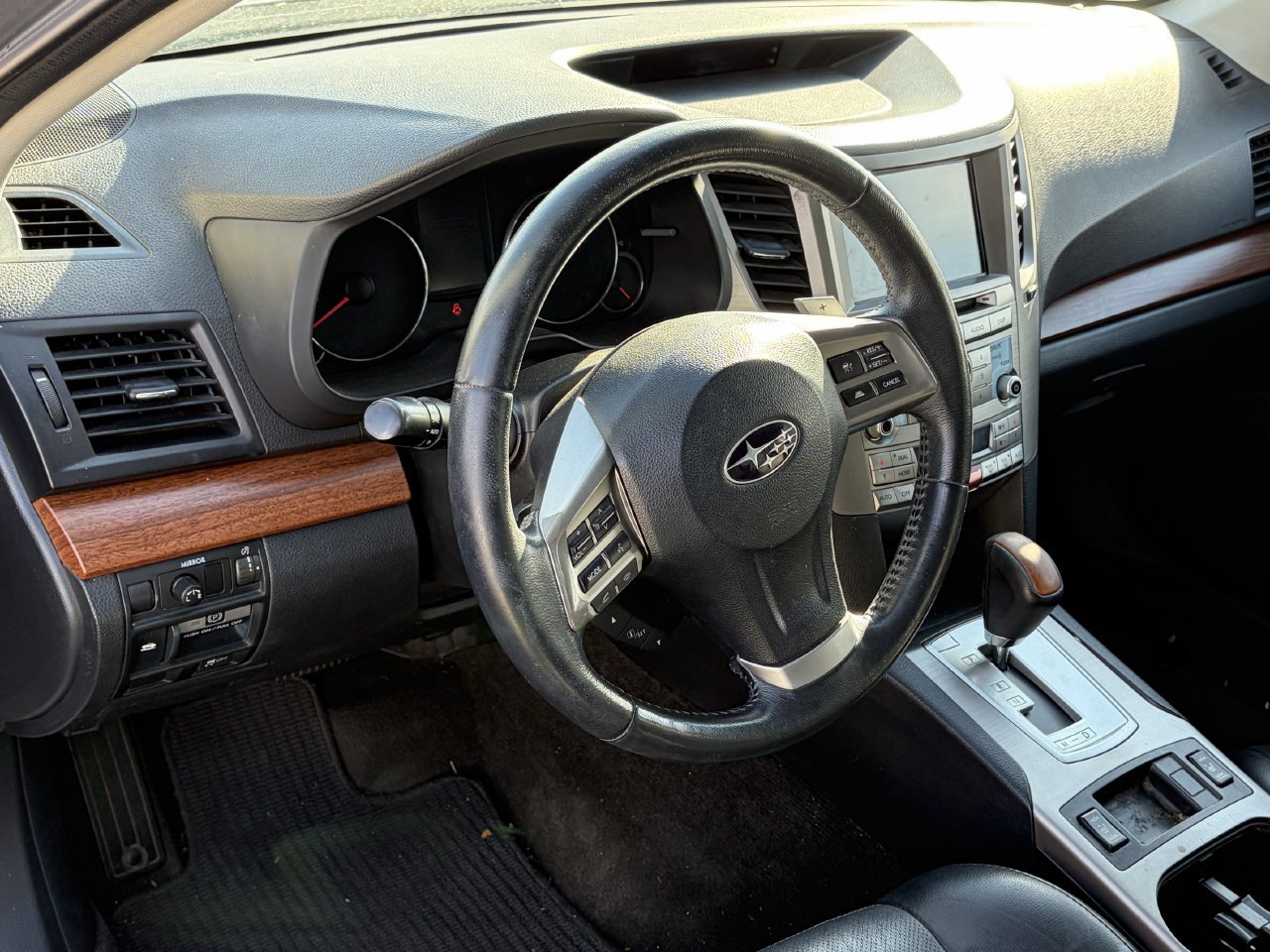 Used 2014 Subaru Outback 2.5i Limited AWD/4WD image 8