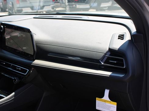 New 2026 Chevrolet Traverse LT w/ Midnight/Sport Edition FWD image 32